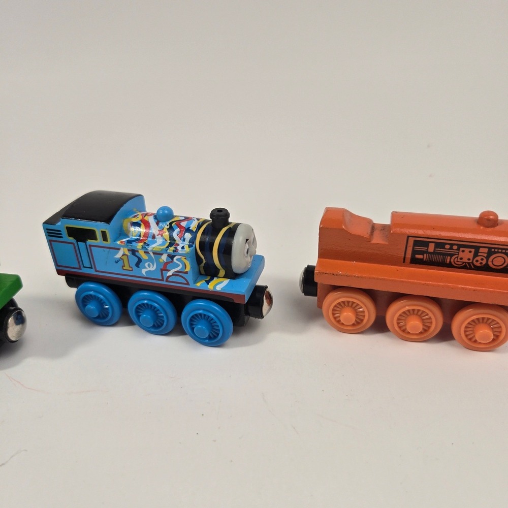 Thomas & Friends Wooden Railway Lot Duck Happy Birthday Thomas Terence Train - Picture 5 of 6